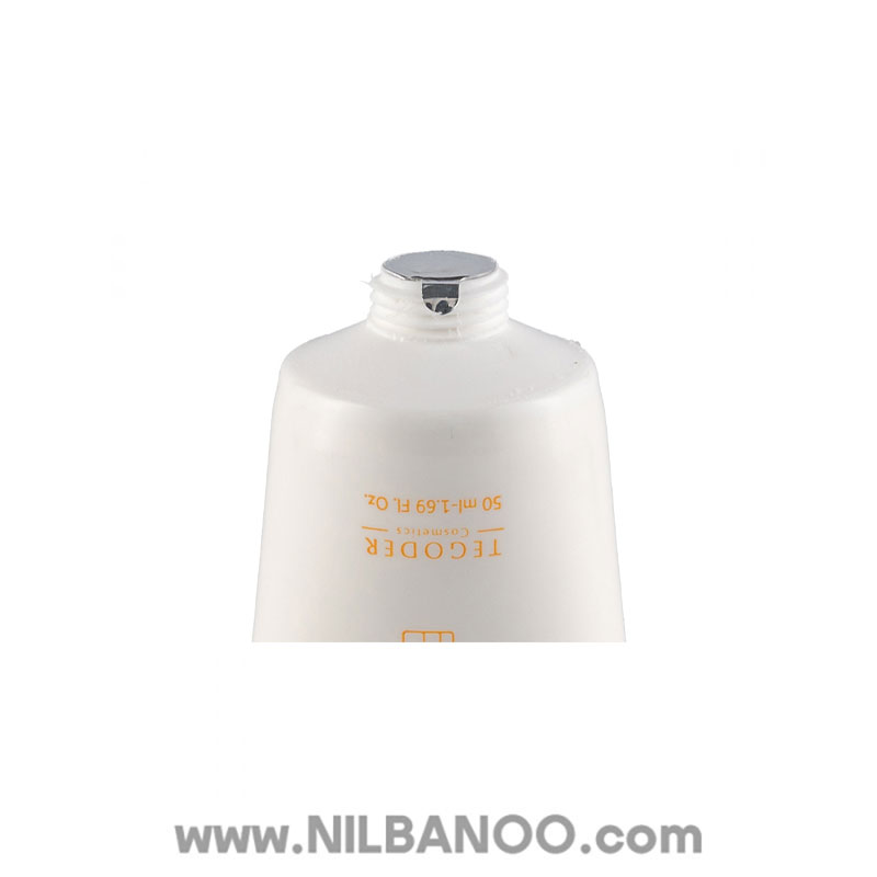 کرم ضدآفتاب رنگی پوست خشک و نرمال تگودر رنگ لایت بژ